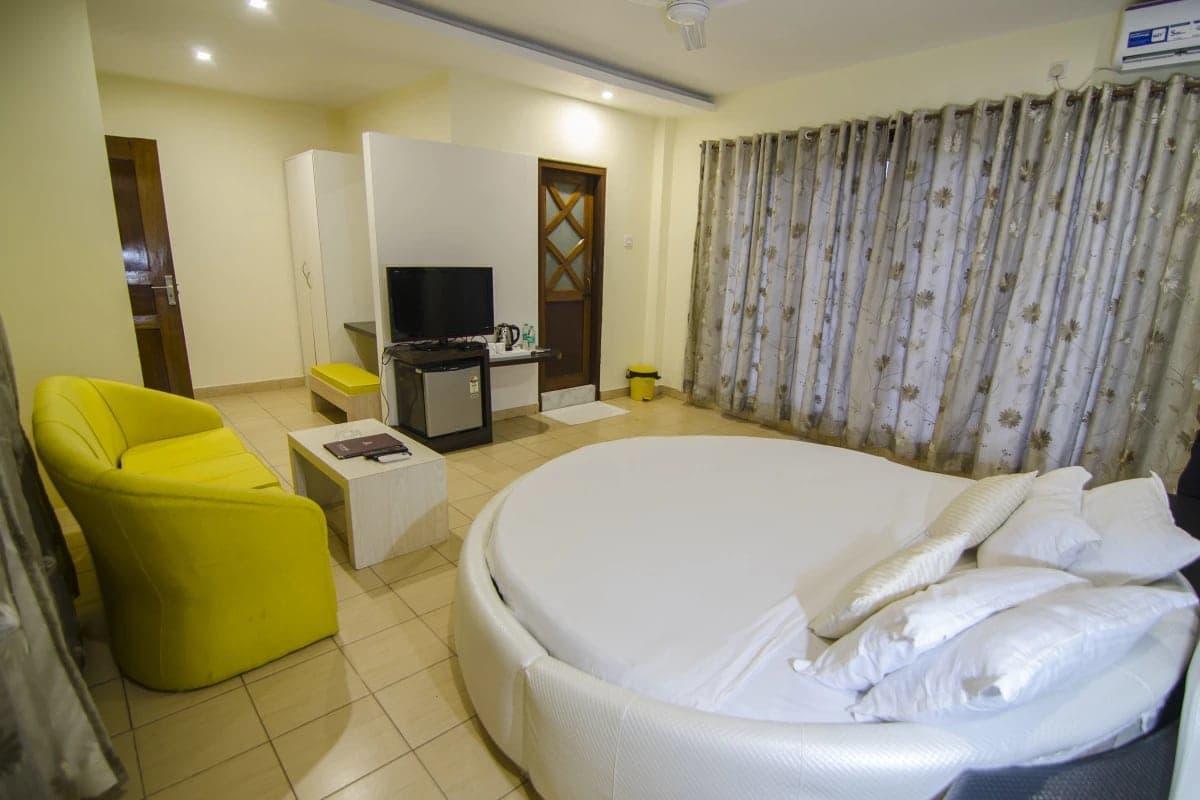 Hotel Little Palace Dibrugarh Εξωτερικό φωτογραφία