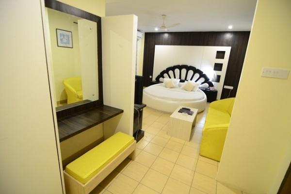 Hotel Little Palace Dibrugarh Εξωτερικό φωτογραφία